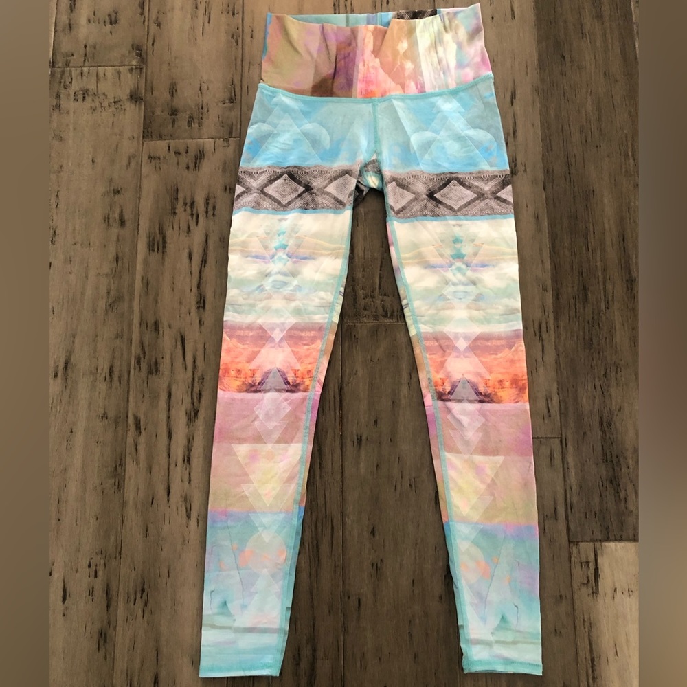 NWOT Teeki Tarot Magic Leggings Size Small